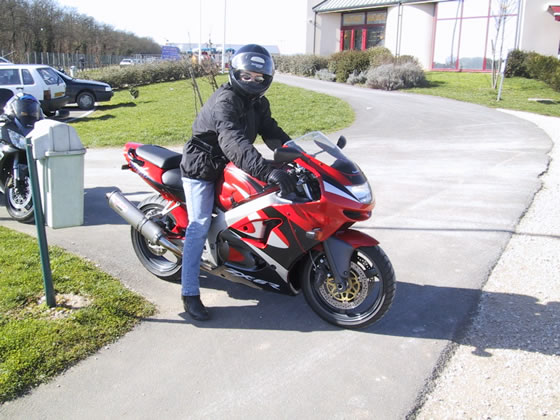 [Image: ZX6R.jpg]